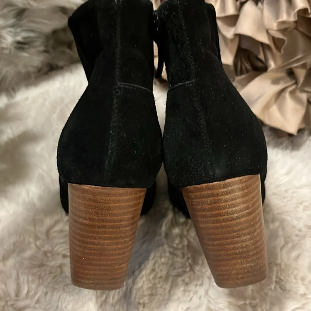 Crown Women’s Vintage Tashaa Black Suede Block Bohemian Heel Ankle Booties Sz 8